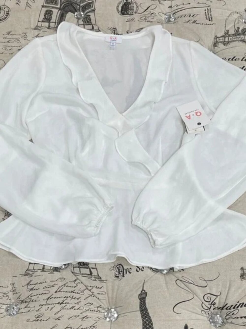 Q+A Ivory Ruffle V-Neck Blouse - Picture 2 of 15